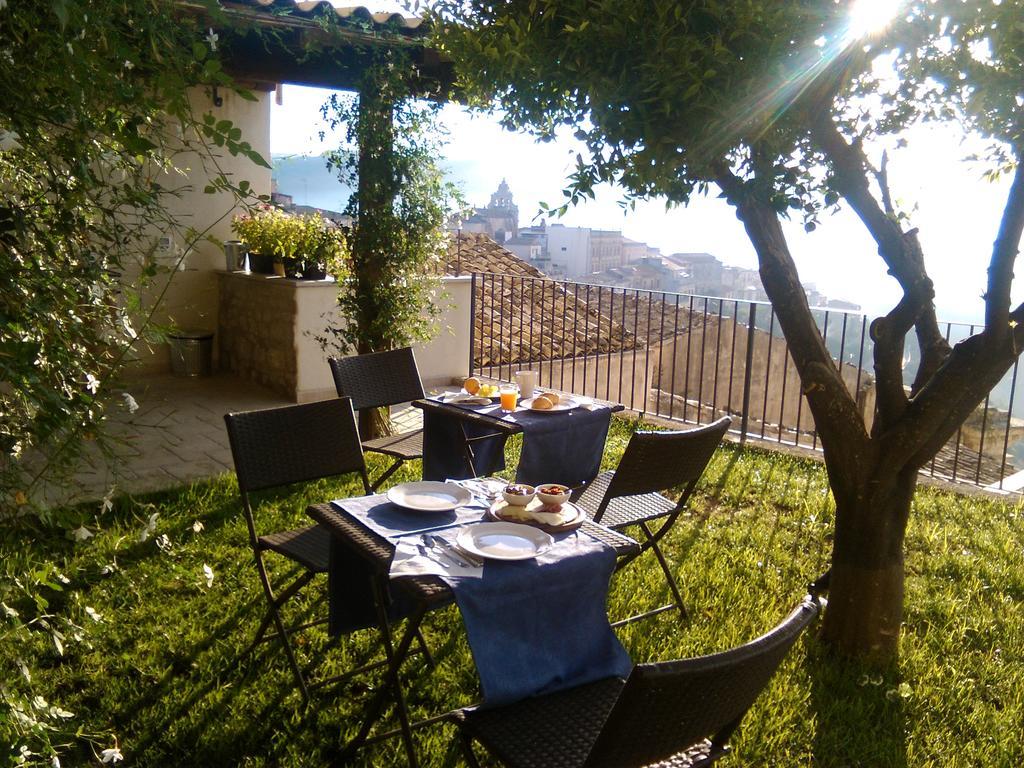 ラグーザ La Casa Del Gelsomino Bed & Breakfast エクステリア 写真